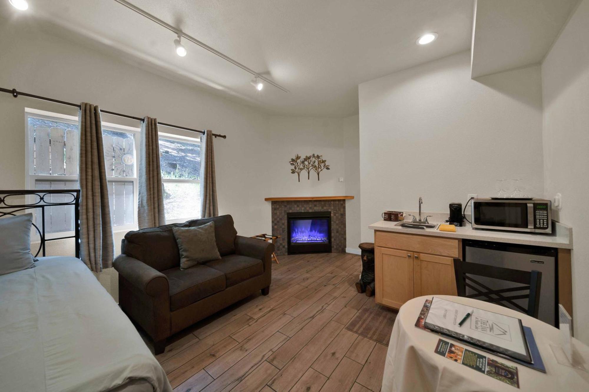 The Inn At Shasta Lake Lakehead Exteriör bild